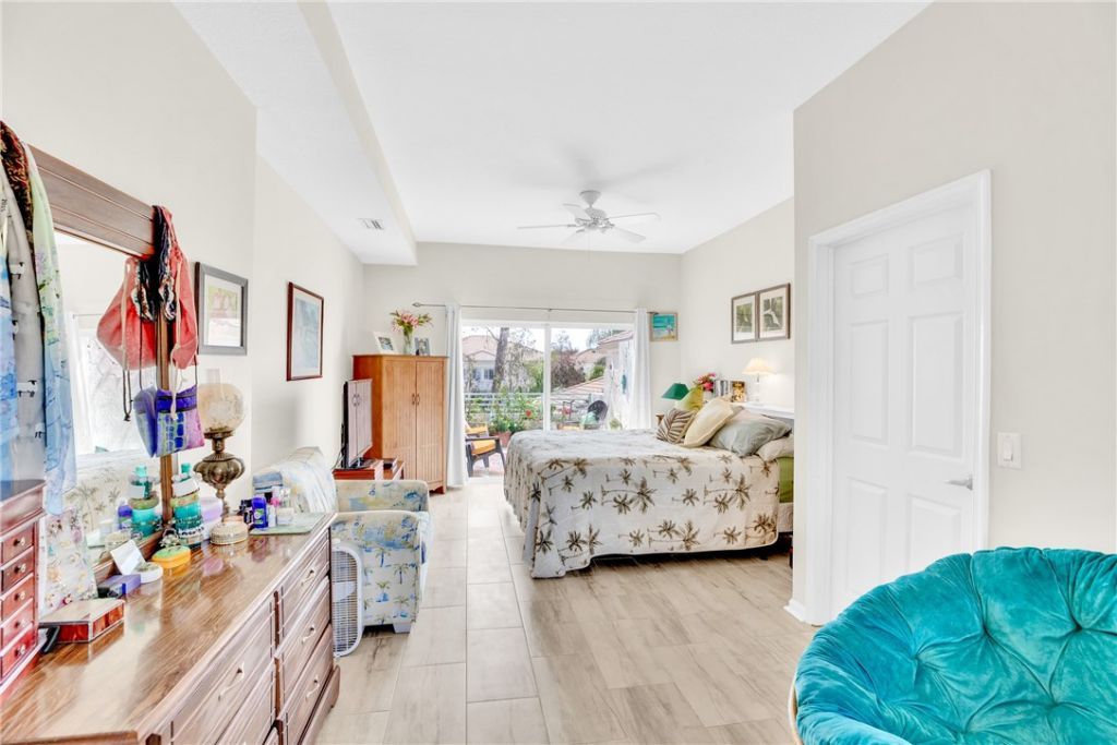 528 7th Square Sw, Unit 202, Vero Beach, FL 32962 Photo