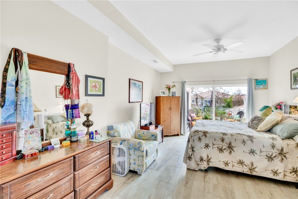 528 7th Square Sw, Unit 202, Vero Beach, FL 32962 Photo