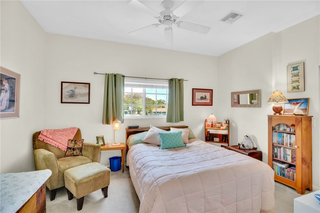 528 7th Square Sw, Unit 202, Vero Beach, FL 32962 Photo