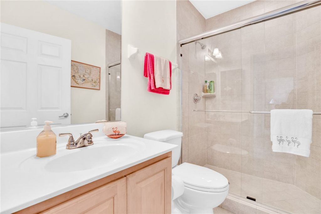 528 7th Square Sw, Unit 202, Vero Beach, FL 32962 Photo