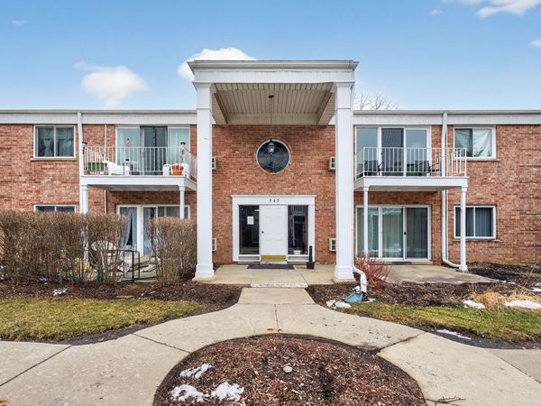 543 Burlington Avenue, Unit 204, Downers Grove, IL 60515