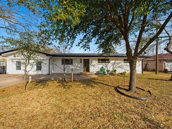 2724 Old Robinson Road, Waco, TX 76706