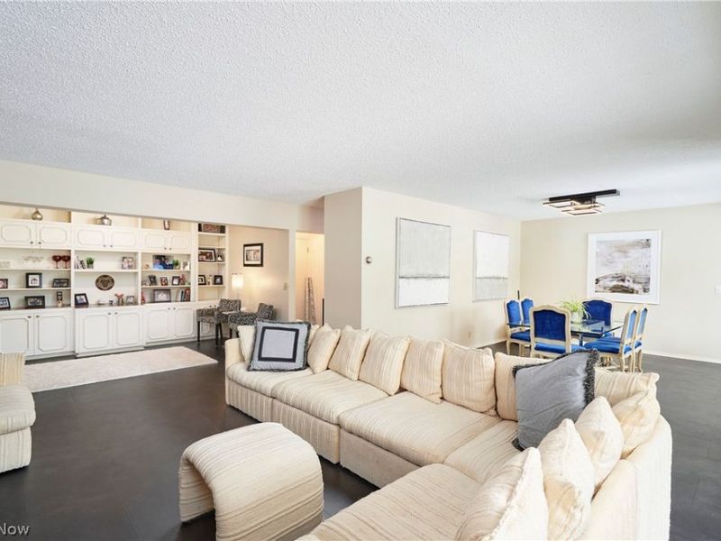 1006 Bunker Drive, Unit 203, Fairlawn, OH 44333 Photo 2