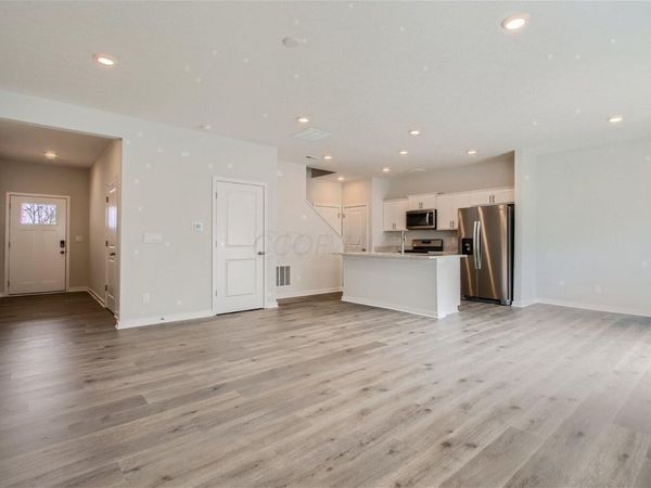 6371 Marinelli Drive N, Columbus, OH 43228