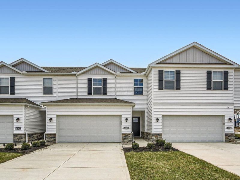 6371 Marinelli Drive N, Columbus, OH 43228 Photo 2