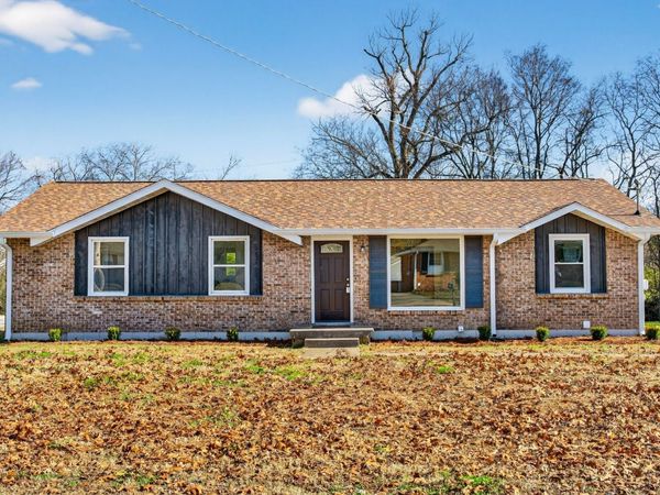 267 Southburn Dr , Hendersonville, TN 37075