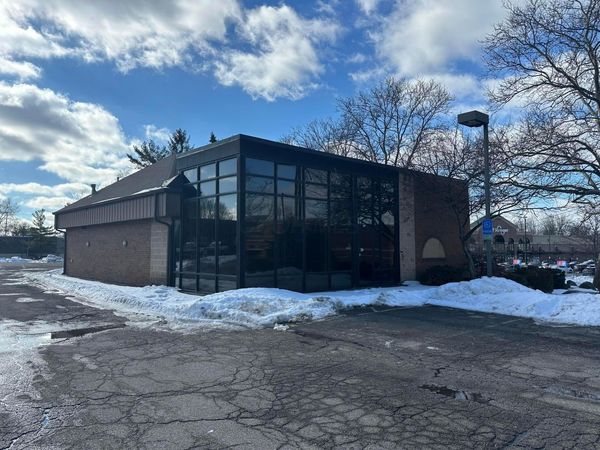 17 W Schrock Road , Westerville, OH 43081