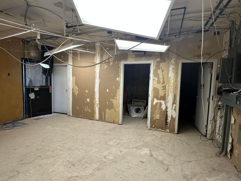 17 W Schrock Road , Westerville, OH 43081 Photo 14