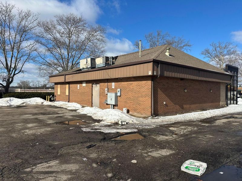 17 W Schrock Road , Westerville, OH 43081 Photo 2