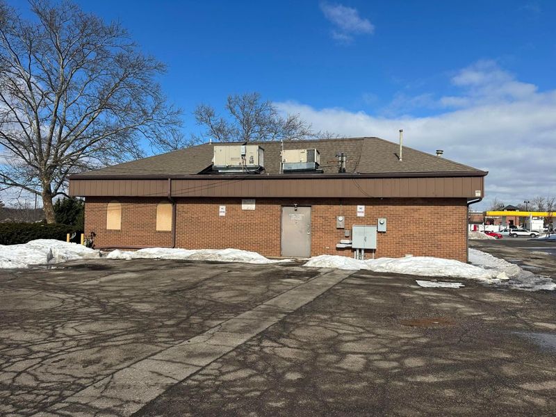 17 W Schrock Road , Westerville, OH 43081 Photo 3