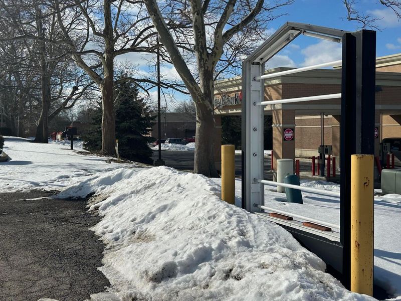 17 W Schrock Road , Westerville, OH 43081 Photo 5