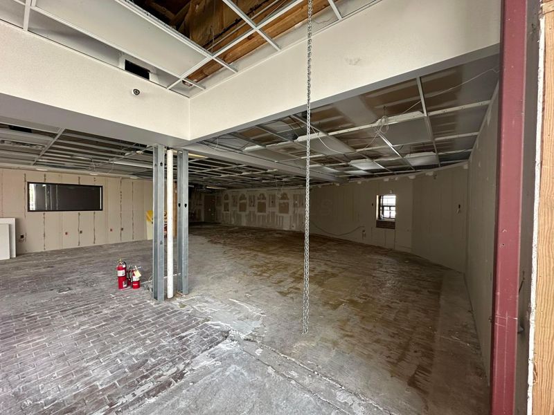 17 W Schrock Road , Westerville, OH 43081 Photo 6