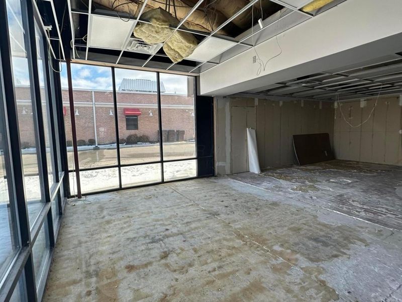 17 W Schrock Road , Westerville, OH 43081 Photo 9