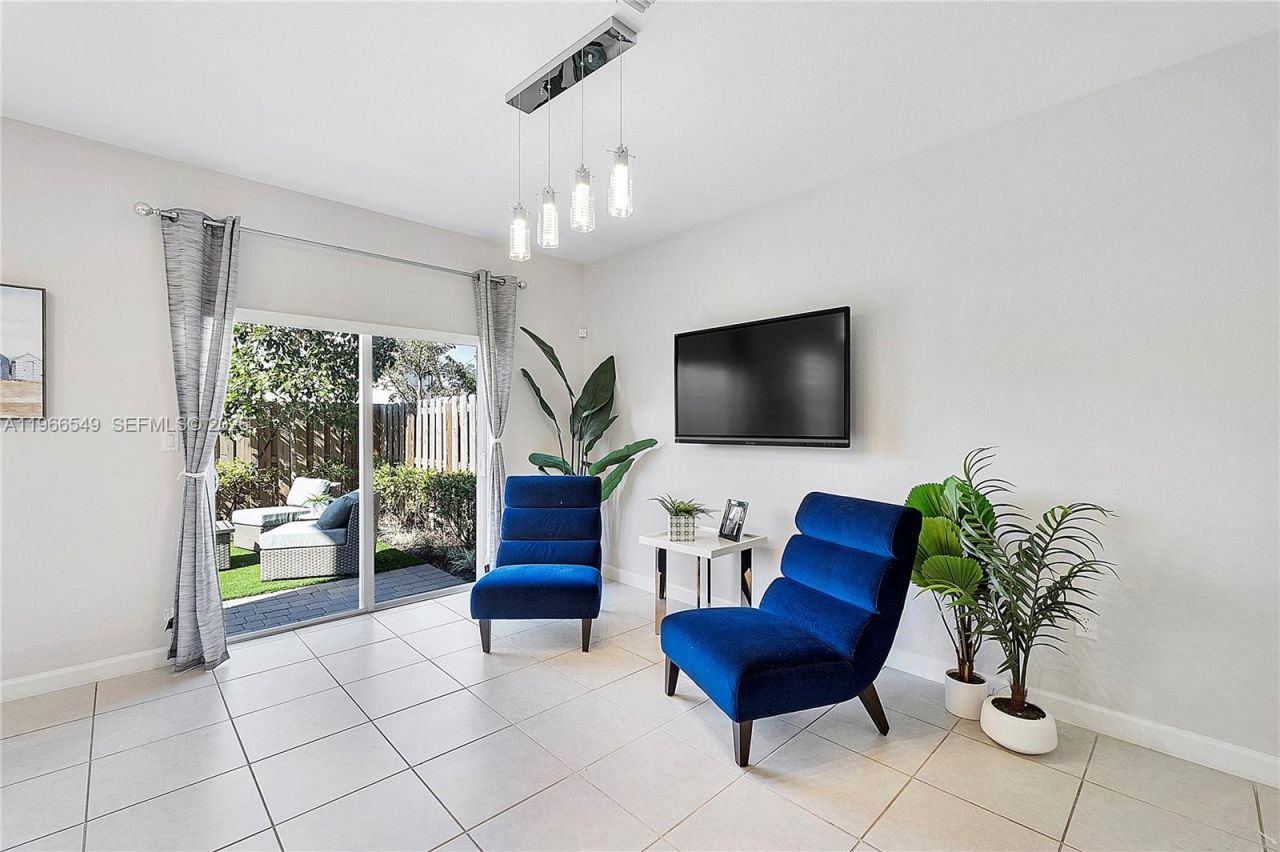 2361 NW 125th St , Miami, FL 33167 Photo