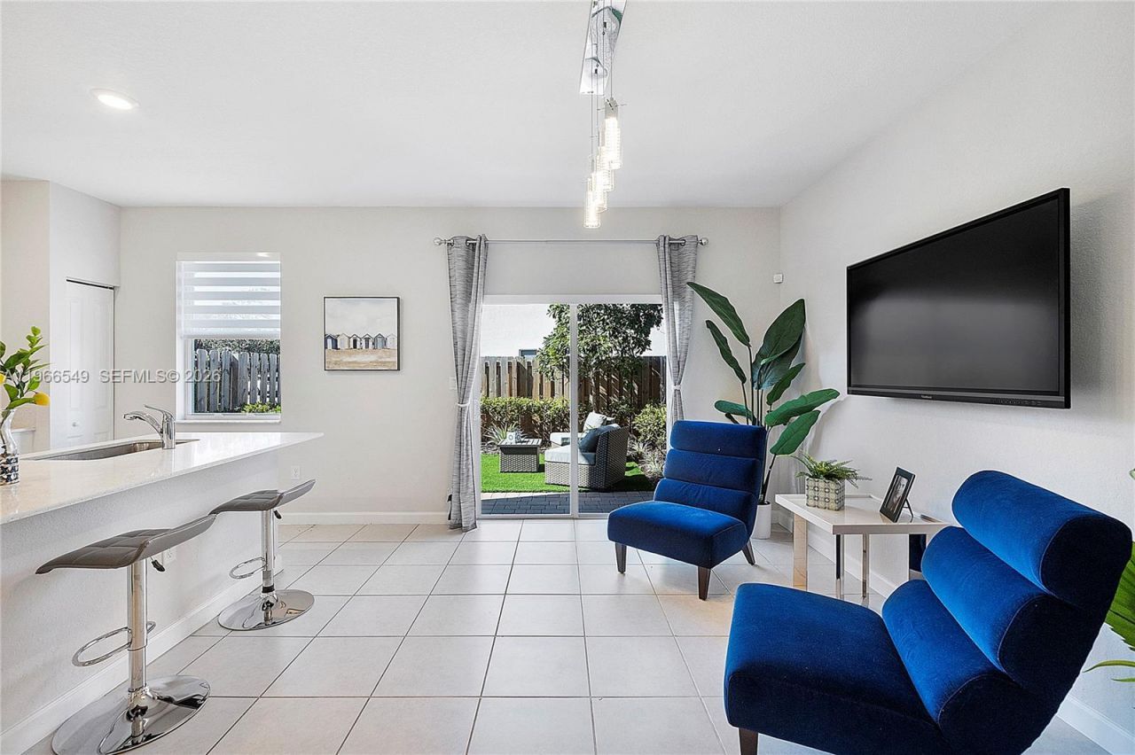 2361 NW 125th St , Miami, FL 33167 Photo