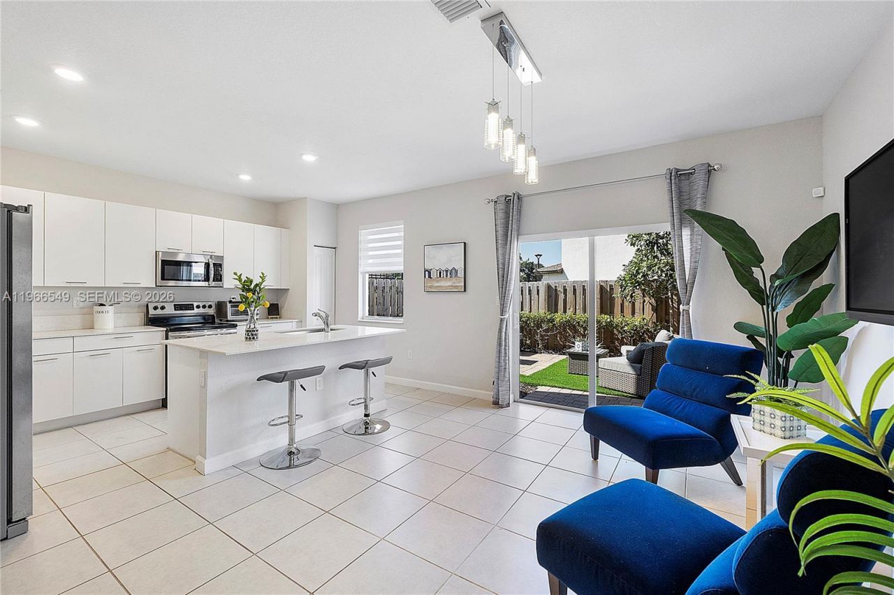 2361 NW 125th St , Miami, FL 33167 Photo