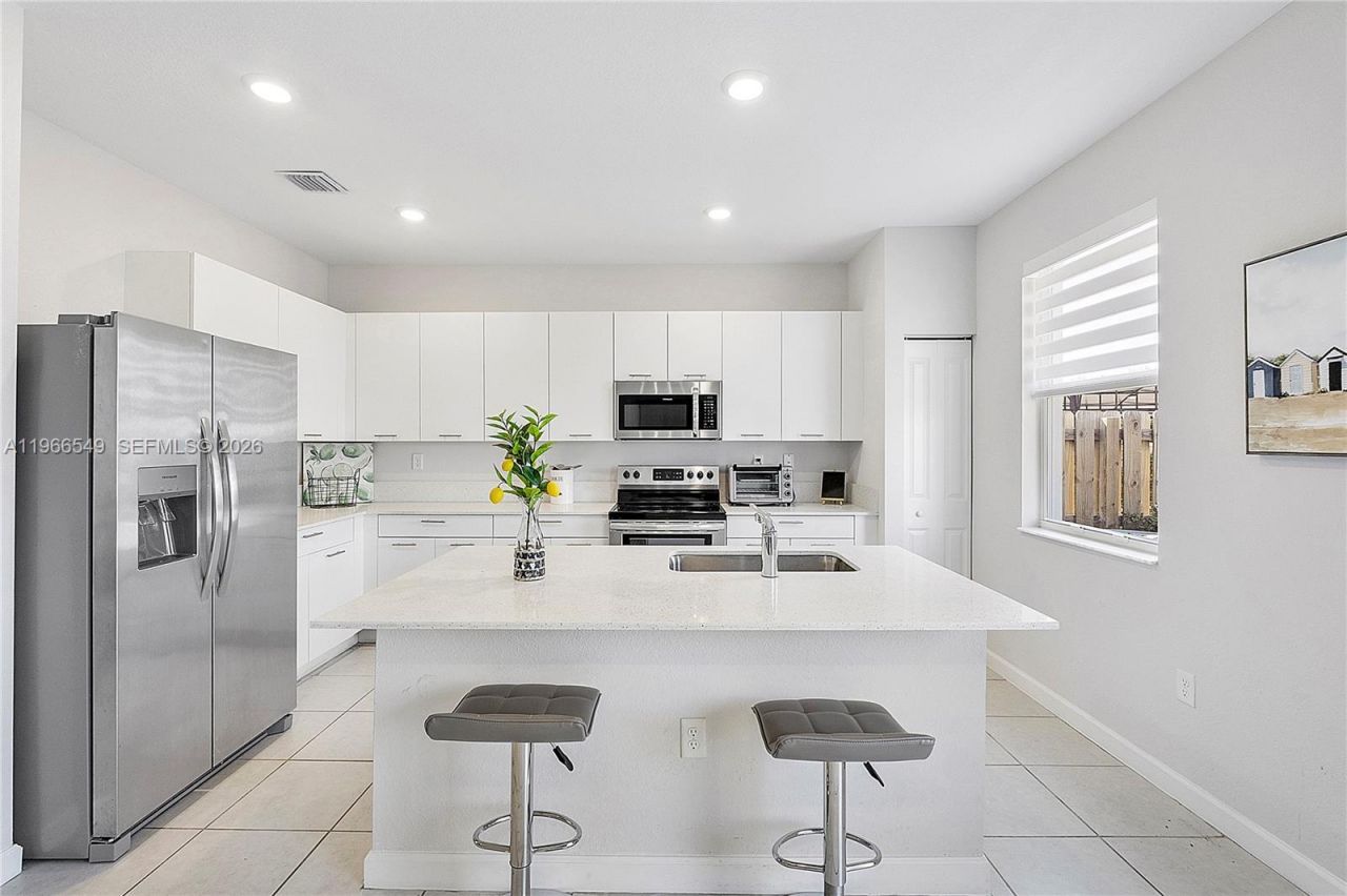 2361 NW 125th St , Miami, FL 33167 Photo