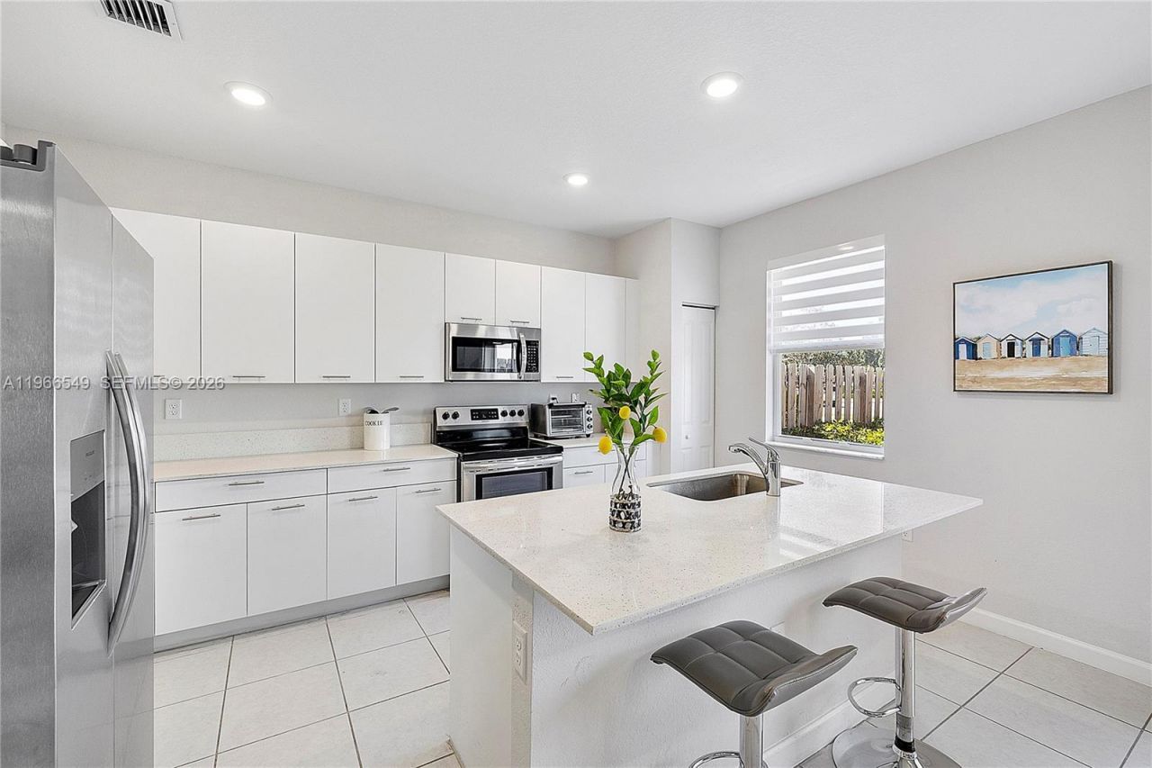 2361 NW 125th St , Miami, FL 33167 Photo