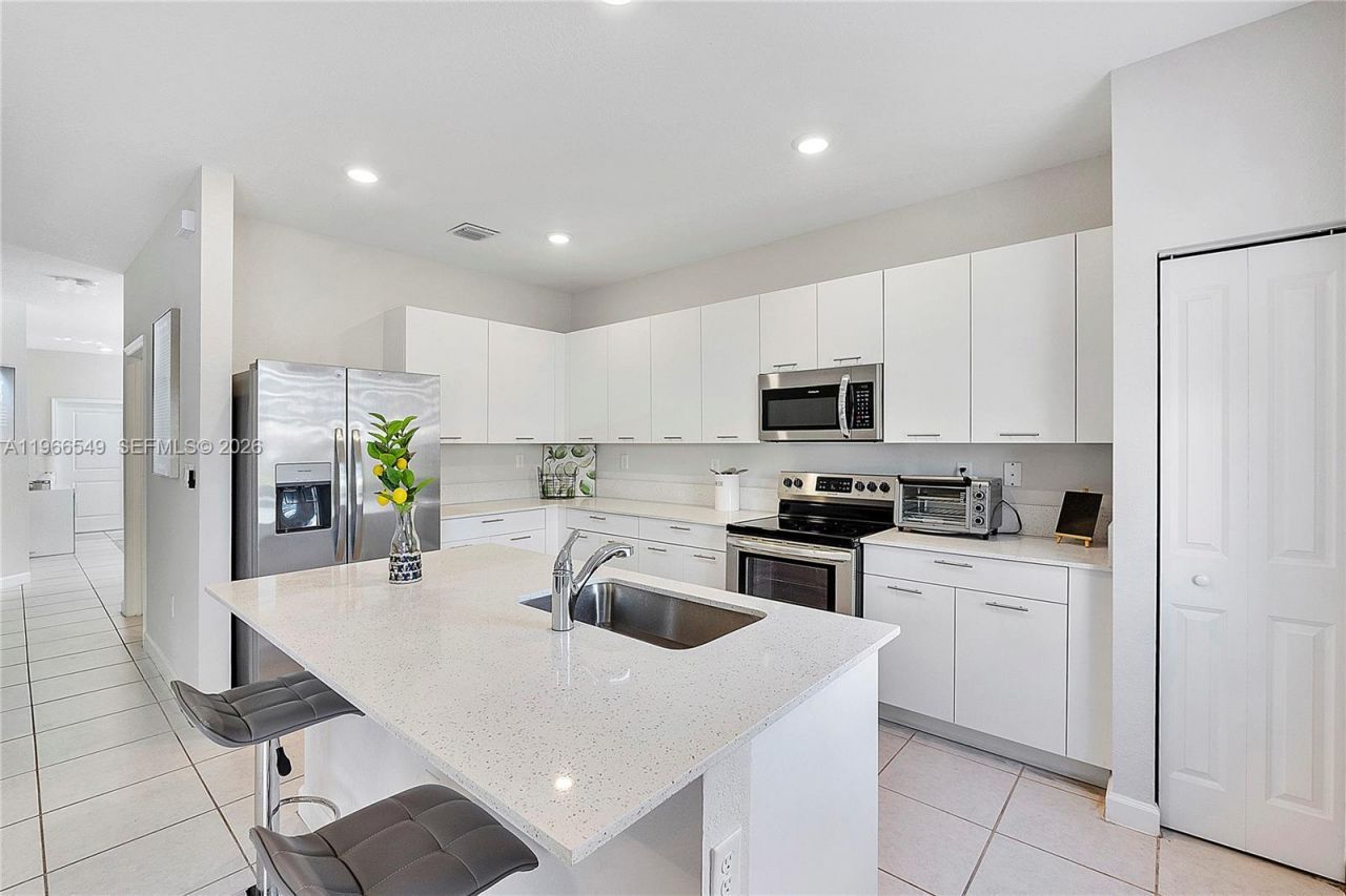 2361 NW 125th St , Miami, FL 33167 Photo