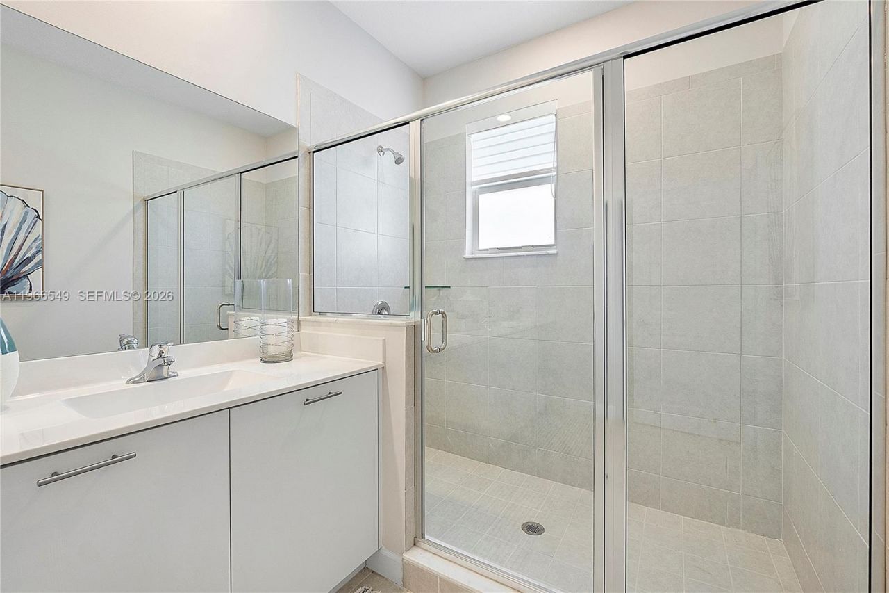 2361 NW 125th St , Miami, FL 33167 Photo