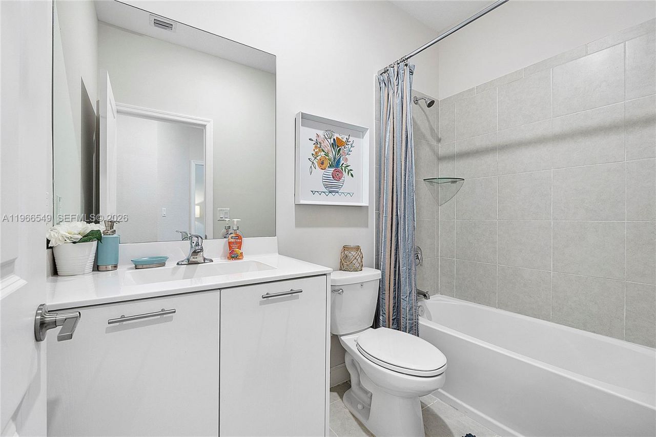 2361 NW 125th St , Miami, FL 33167 Photo