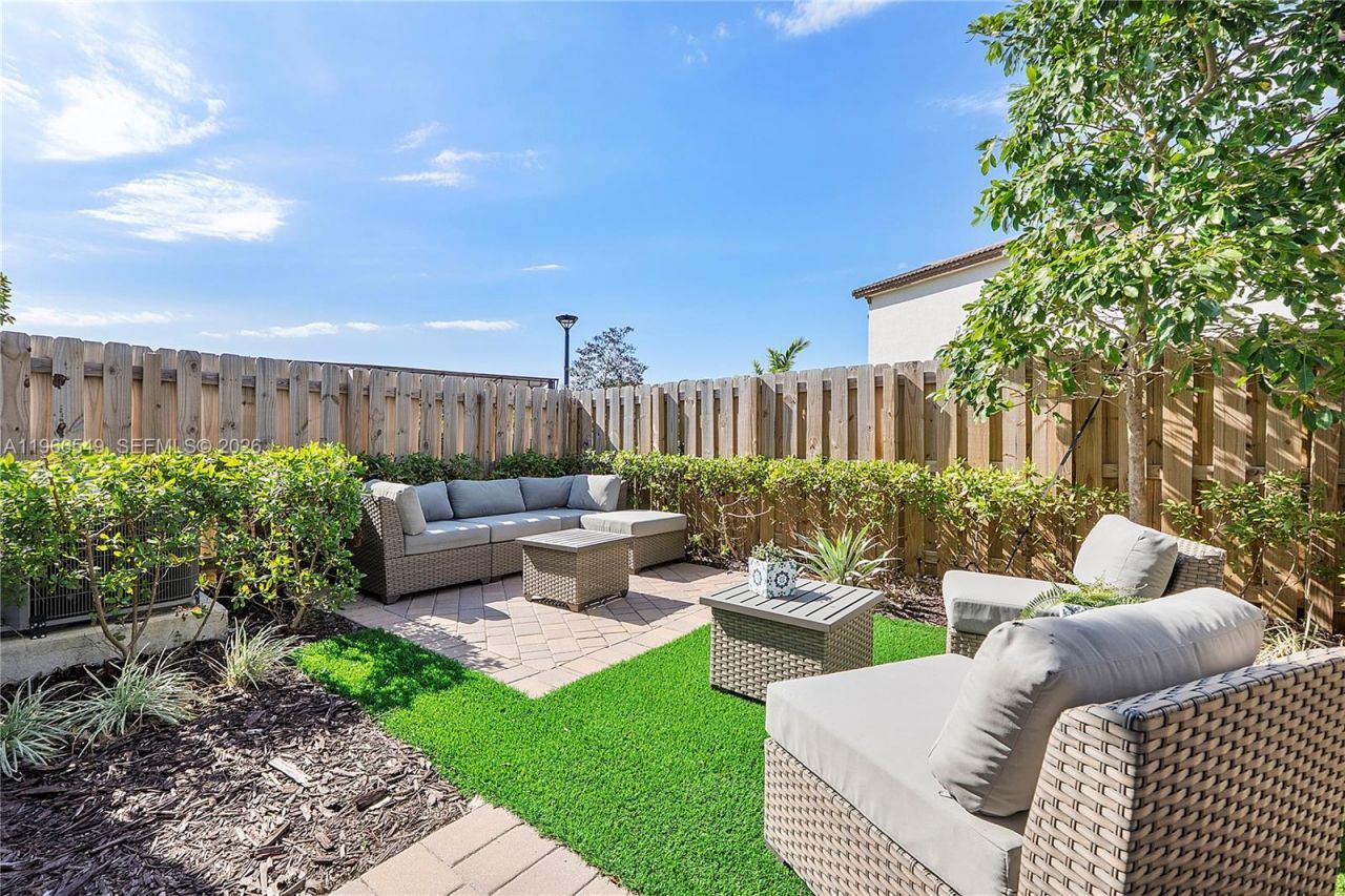 2361 NW 125th St , Miami, FL 33167 Photo