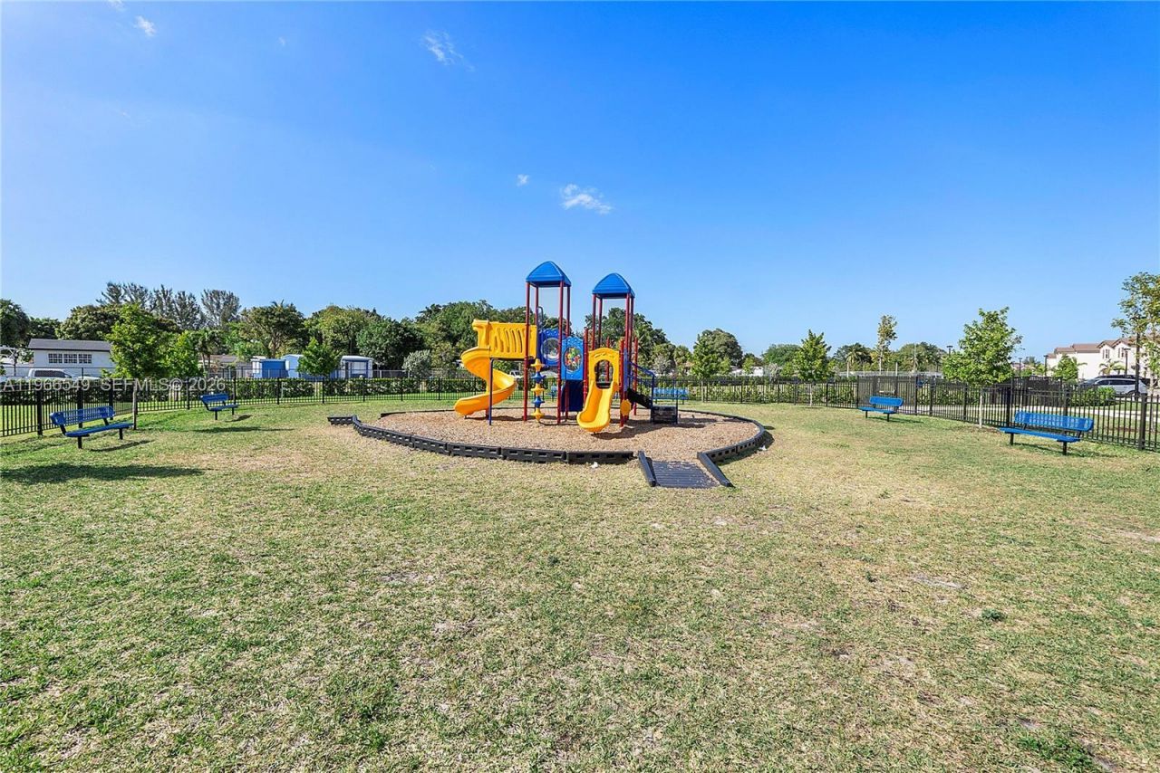 2361 NW 125th St , Miami, FL 33167 Photo