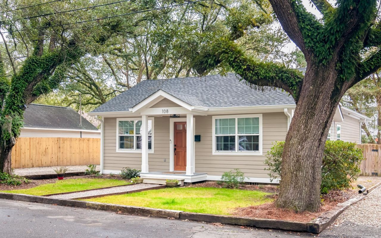 108 Howard St. Photo 2