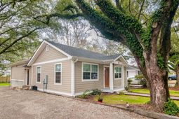 108 Howard St. photo 4