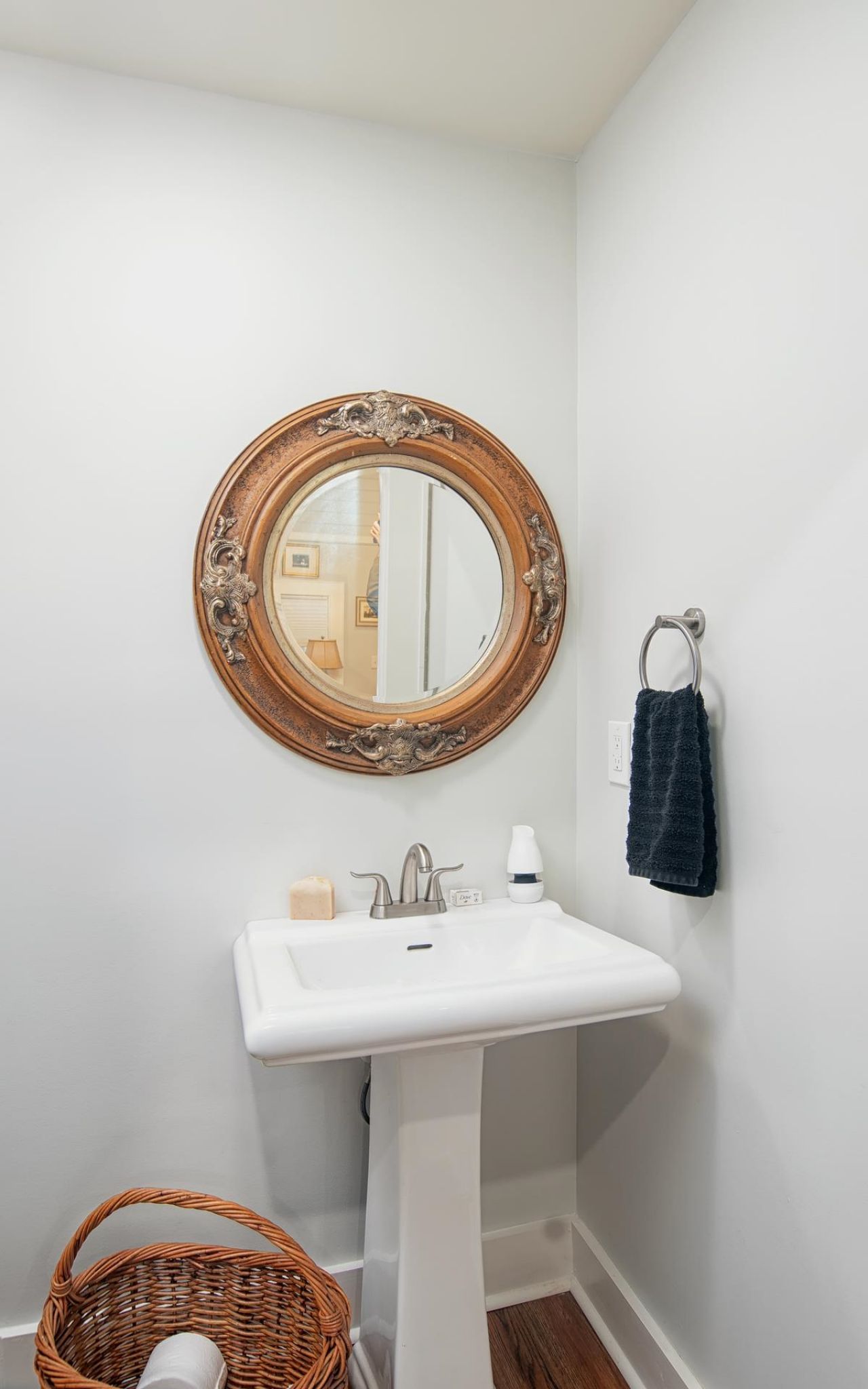 108 Howard St. Photo 8