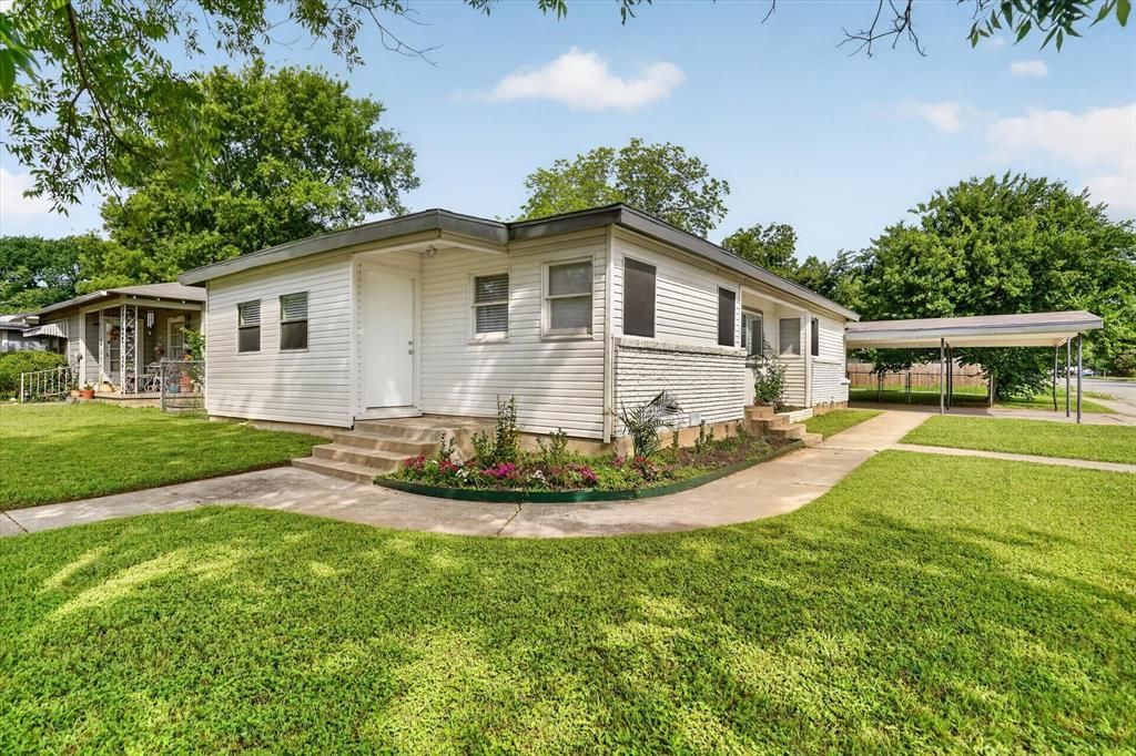 1102 Poindexter Avenue, Cleburne, TX 76033 Main Photo