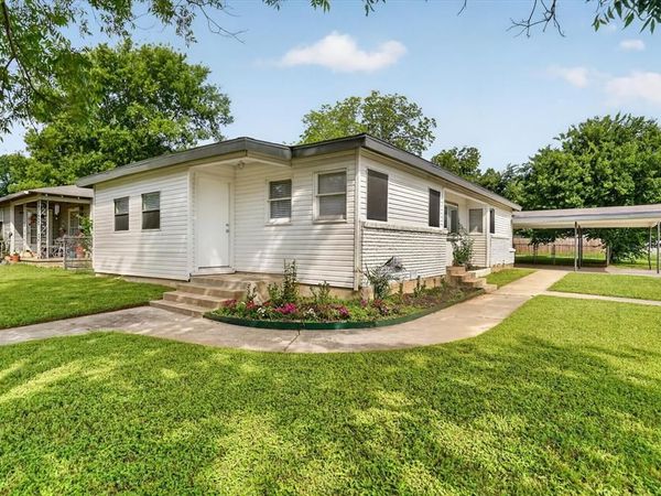 1102 Poindexter Avenue, Cleburne, TX 76033