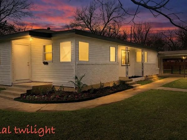 1102 Poindexter Avenue, Cleburne, TX 76033