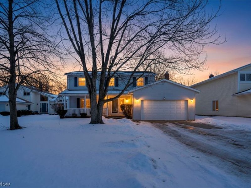 931 Daryl Drive, Cleveland, OH 44124 Photo 2