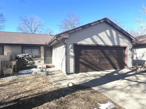 106 Spring Circle, Unit 106, Urbana, IL 61802