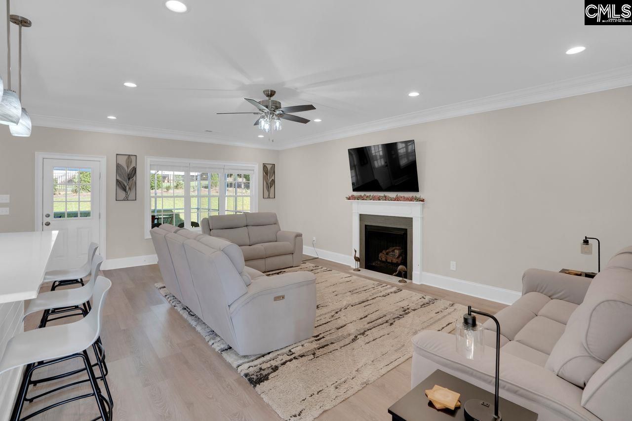 201 Edgewood Drive  Photo 7