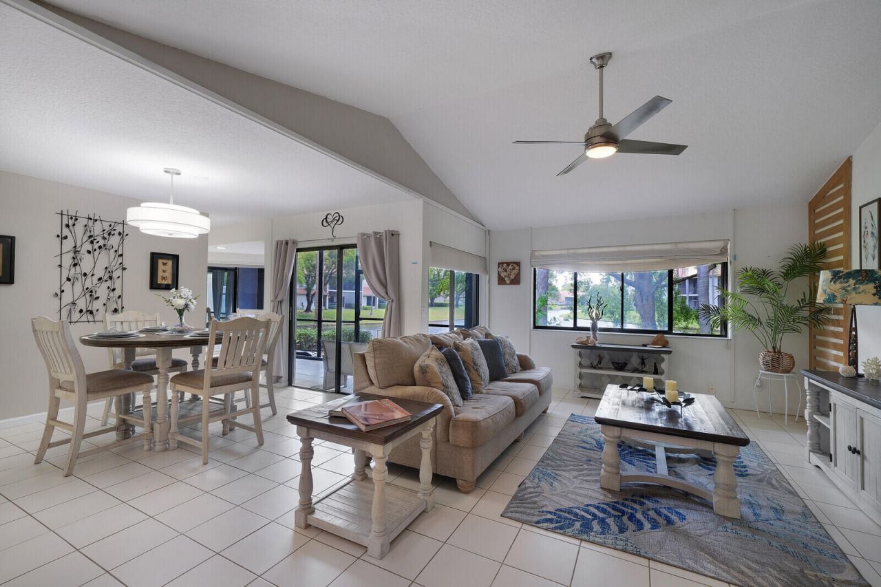 5521 Coach House Circle, Unit D, Boca Raton, FL 33486 Photo