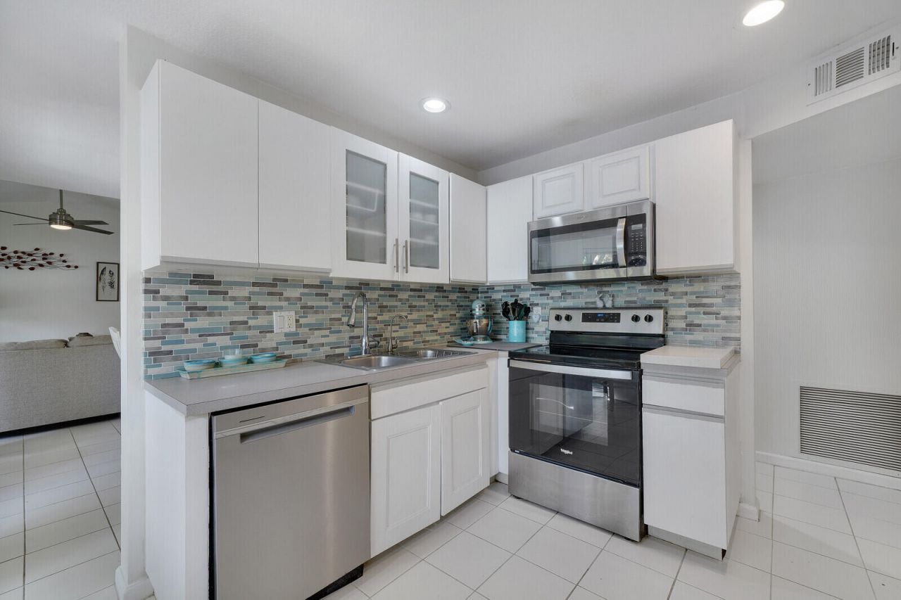 5521 Coach House Circle, Unit D, Boca Raton, FL 33486 Photo