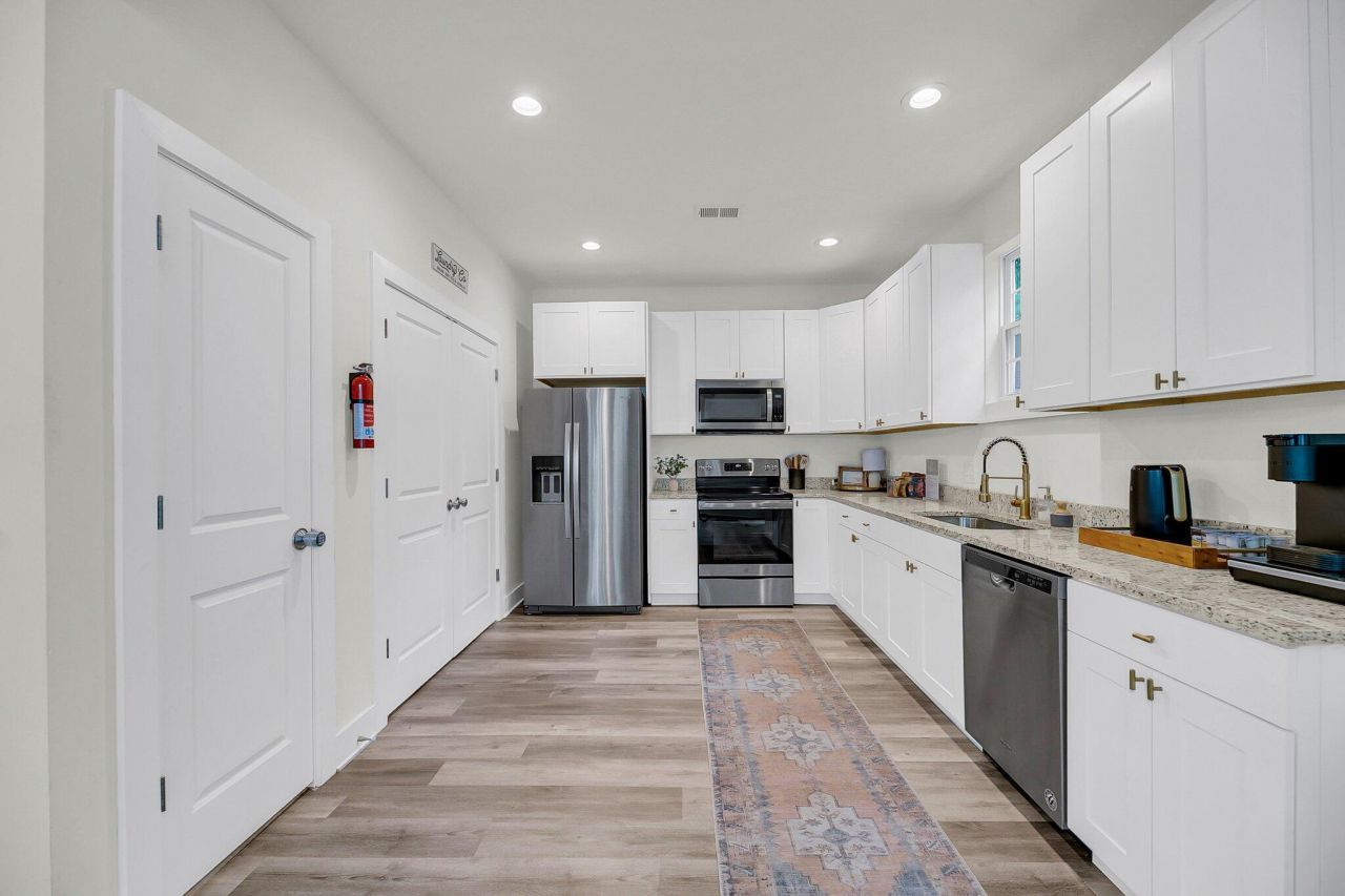 8700 Jenny Lind Street Photo 16