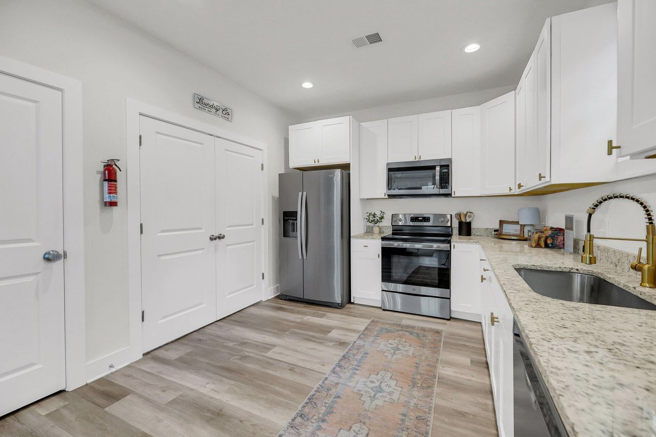 8700 Jenny Lind Street Photo 17