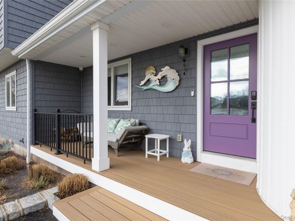 4 Bay Street, Center Moriches, NY 11934