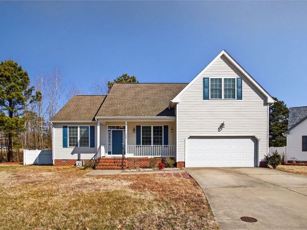 712 Gregorys Way , Newport News, VA 23601