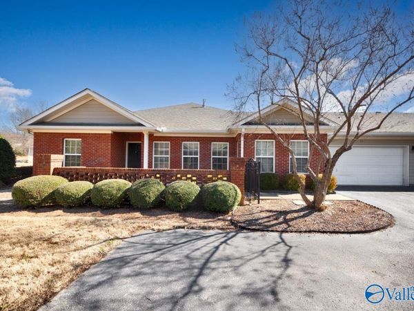 95 Valley Way Circle, Huntsville, AL 35802