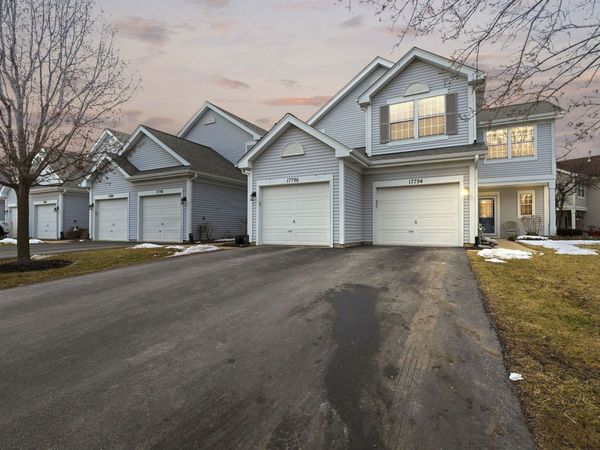 17794 W Salisbury Drive, Gurnee, IL 60031