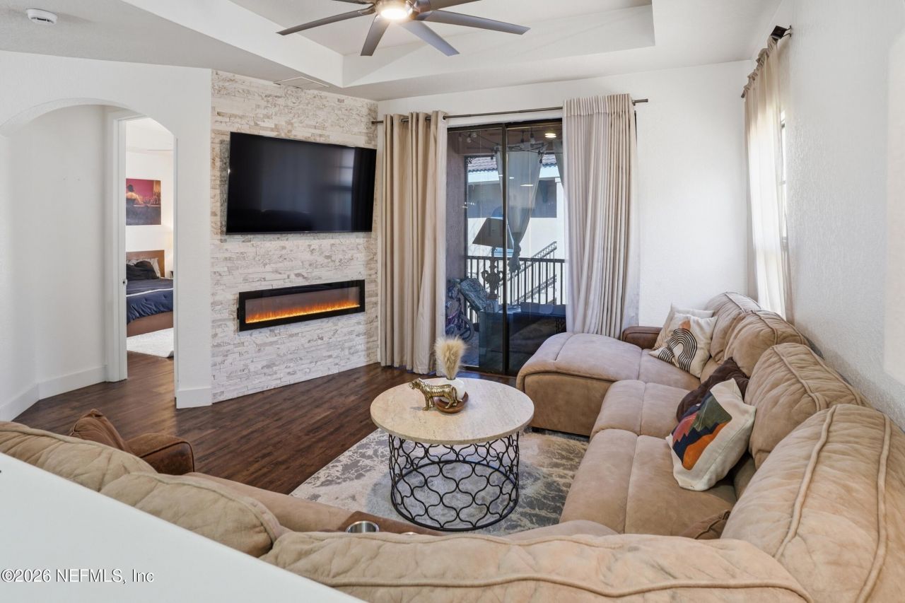 450 La Travesia Flora, Unit 204, Saint Augustine, FL 32095 Main Photo