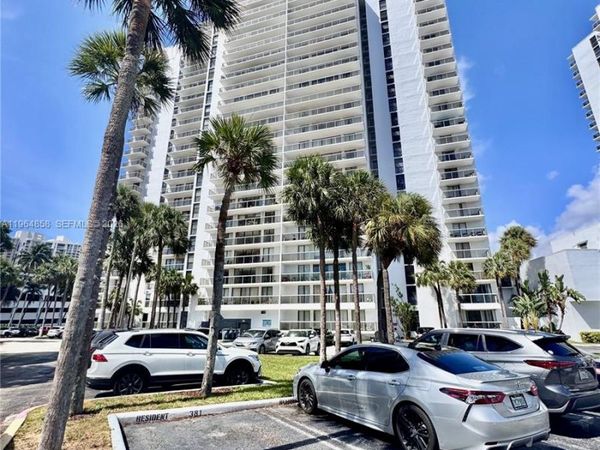 3731 N Country Club Dr , Unit 229, Aventura, FL 33180