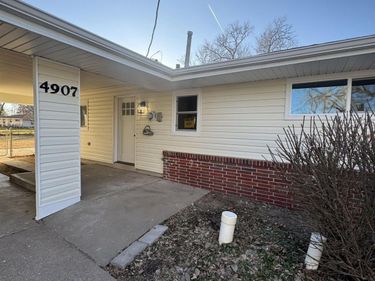4907 W Benton Street , Lincoln, NE 68524