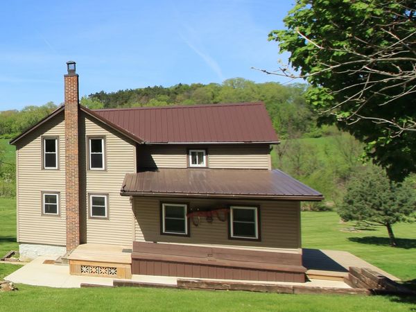 17896 Skunk Hollow Road, MOUNT CARROLL, IL 61053