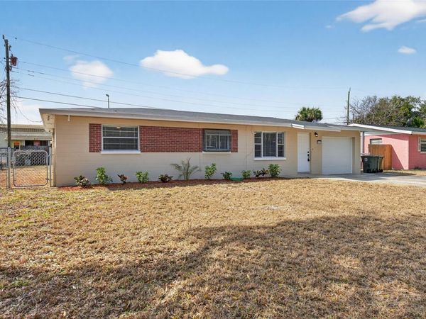 828 WHITE COURT, DAYTONA BEACH, FL 32117