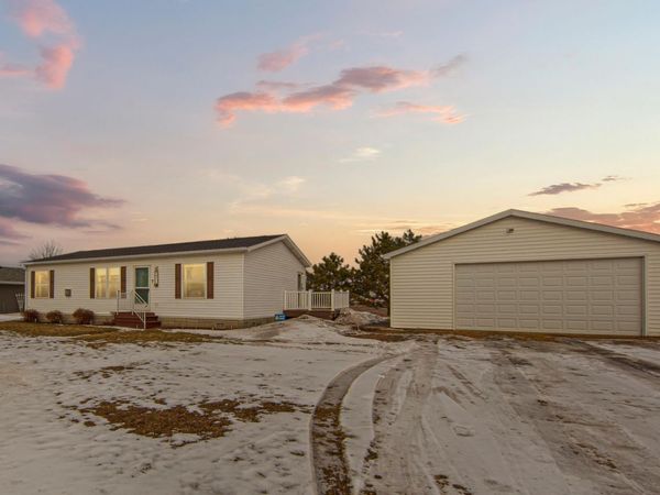 79 Blashack Street, Waldorf, MN 56091